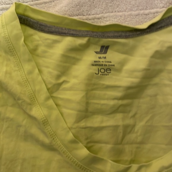 T-Shirt - Picture 2 of 2